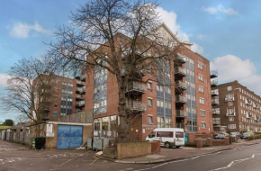 49 Donnington Court